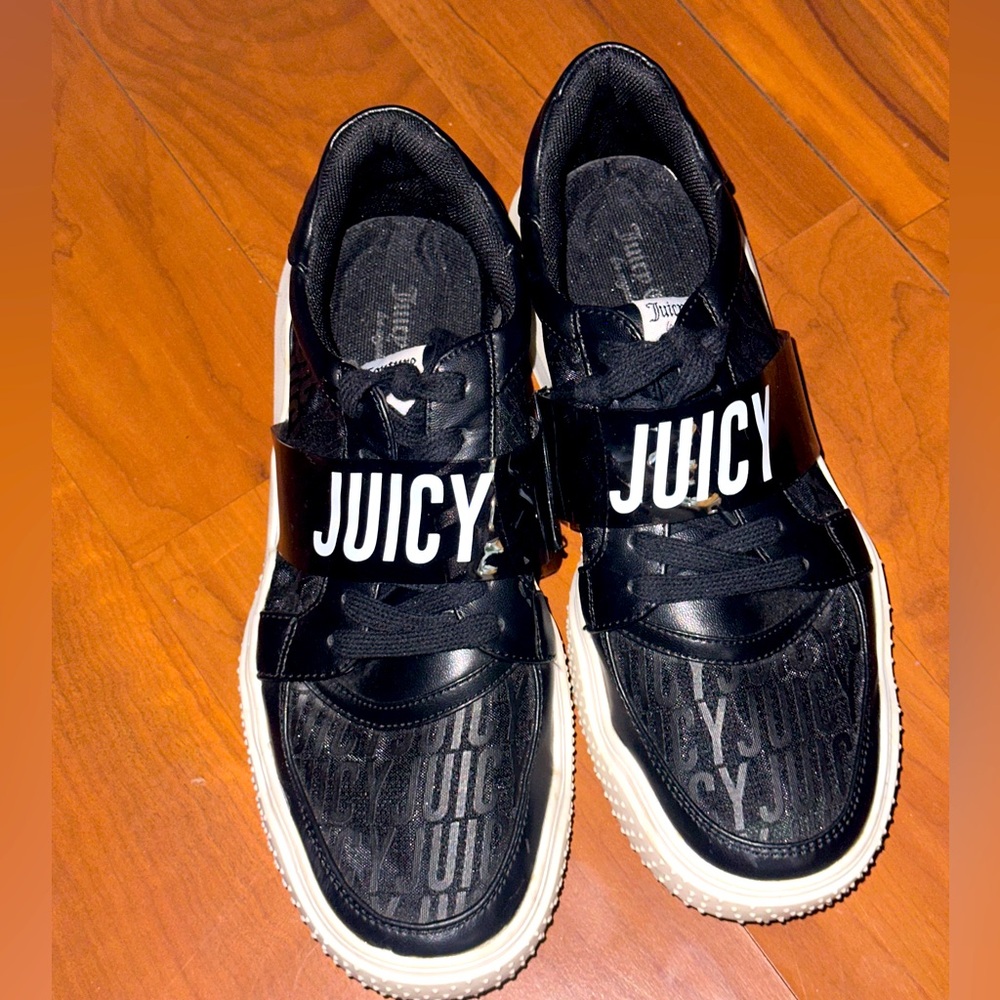 Juicy Couture women’s Black Sneakers size 9.5